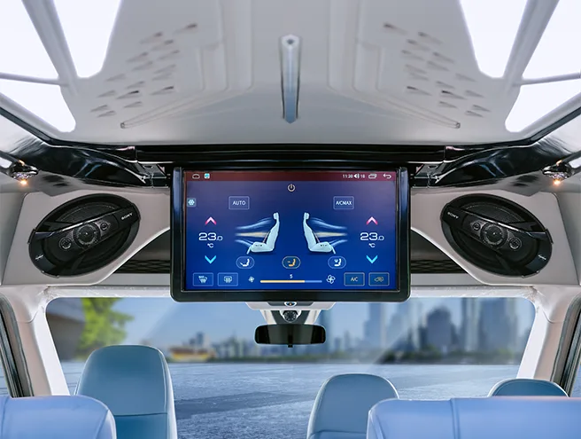 Tivi ốp trần sắc nét và 6 loa giải trí